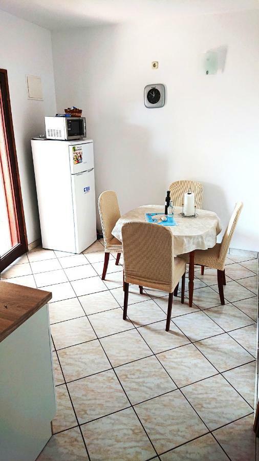 Apartman Ivanka Apartment วีร์ ภายนอก รูปภาพ