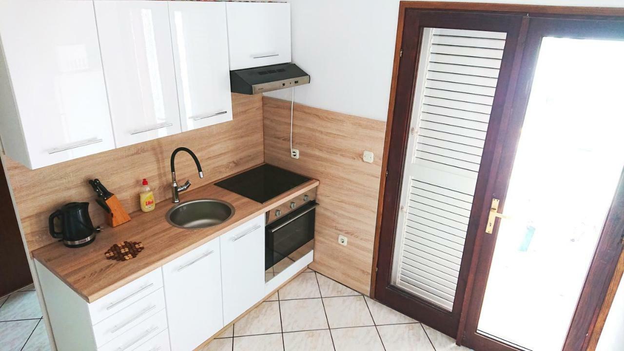 Apartman Ivanka Apartment วีร์ ภายนอก รูปภาพ